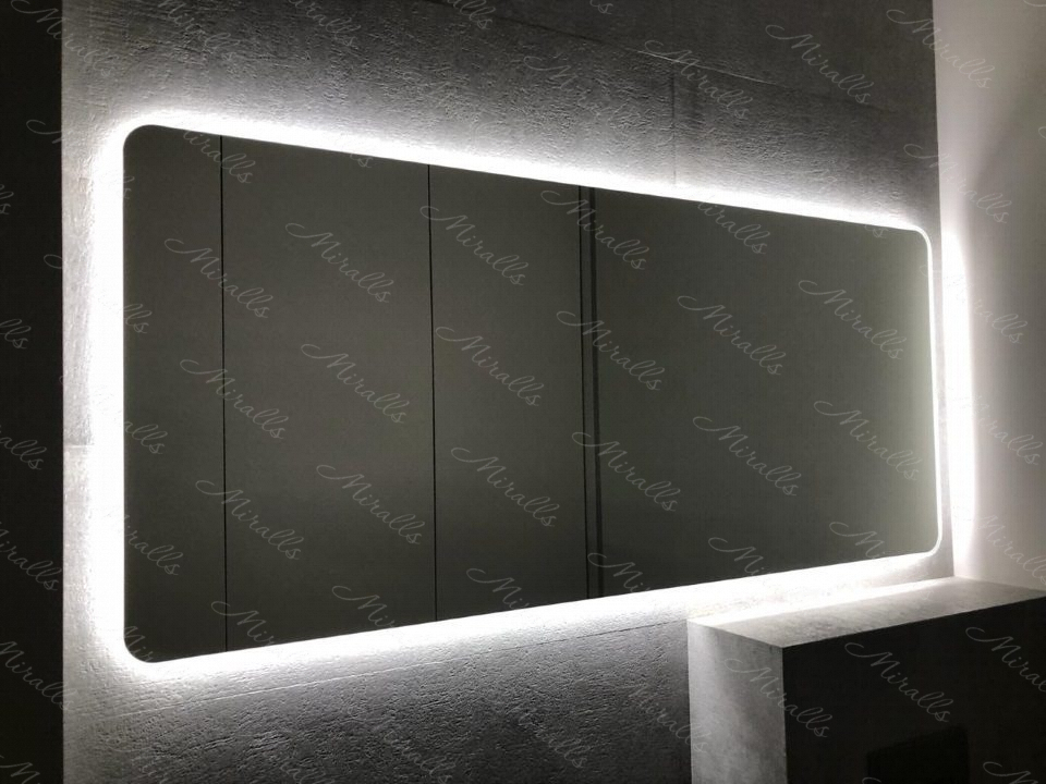 Наше зеркало XL в санузле Торгового Центра