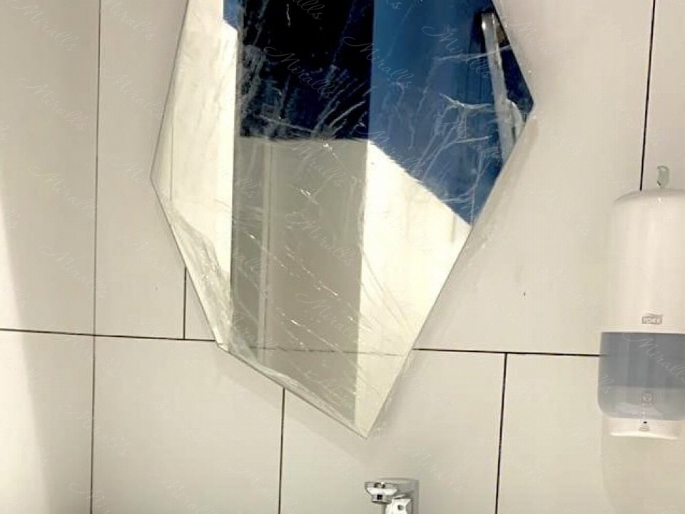 Зеркало Crystal в перевернутом виде (ЖК Триколор)