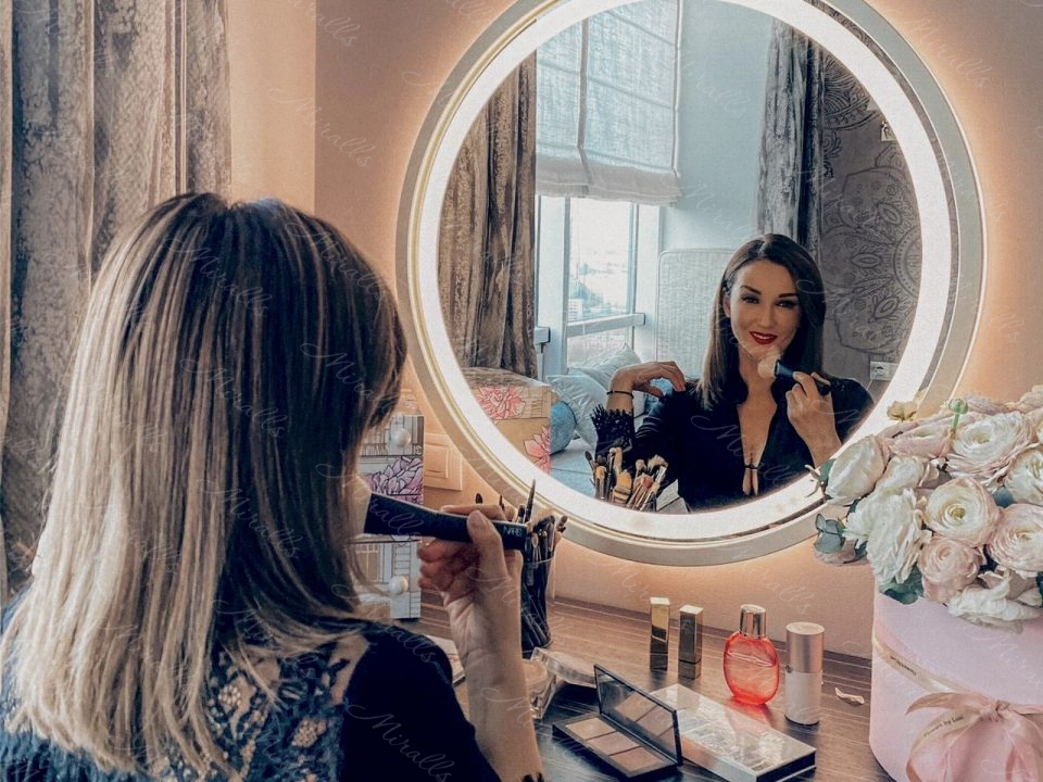 Зеркало Simona Extra в ЖК «Дом на Мосфильмовской»