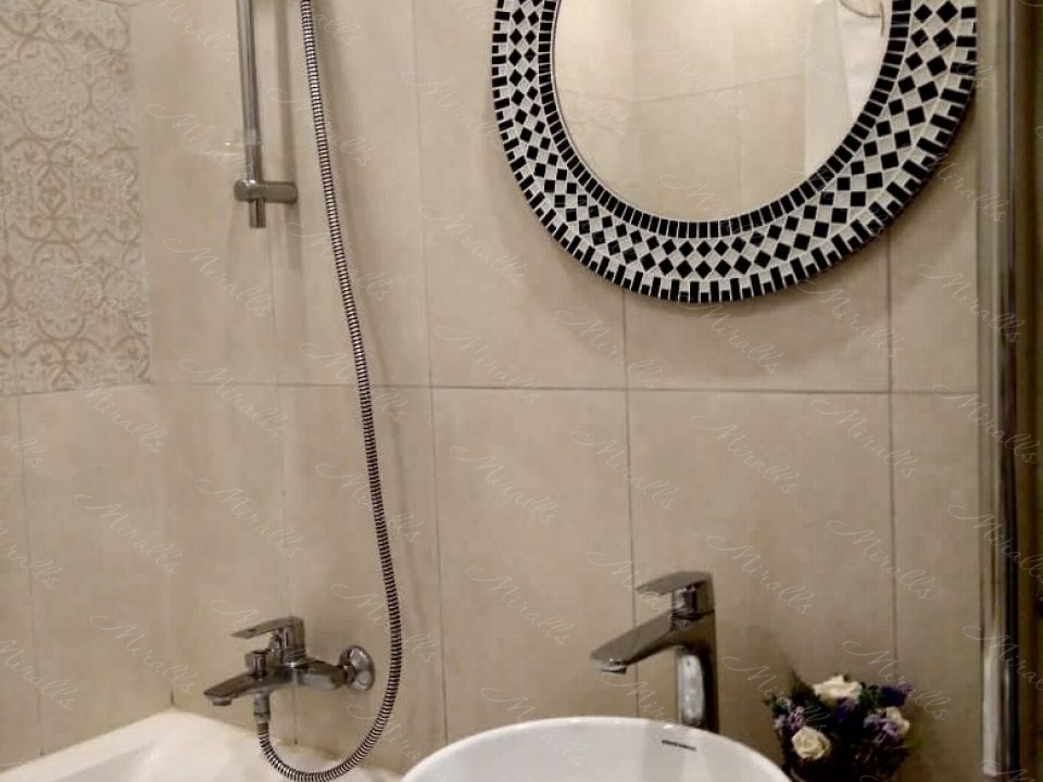 Зеркало Gaudi в ЖК Loftec