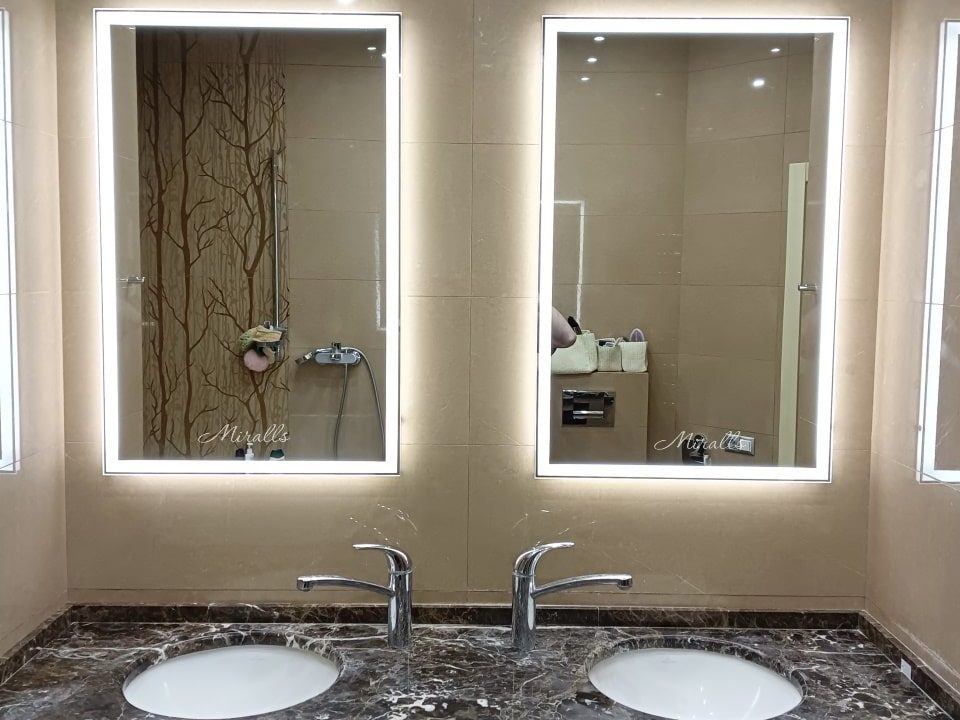 Зеркало Murano Extra в ванной комнате