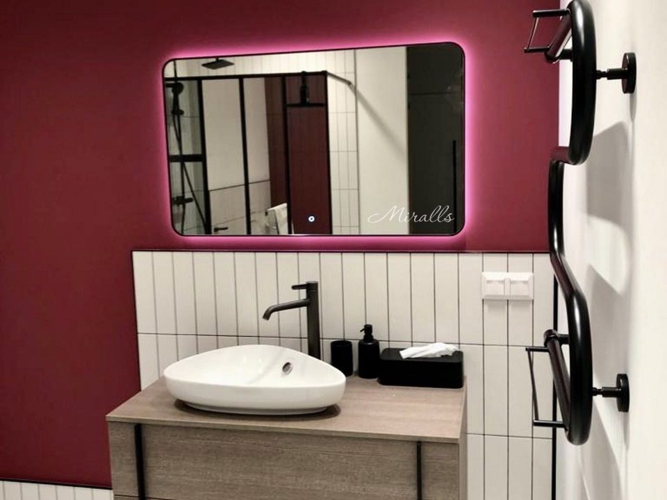 Зеркало с подсветкой в тонкой раме Maison Extra