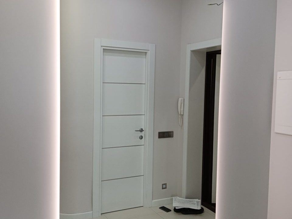 Зеркало Basic в прихожей