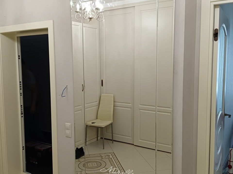 Зеркало Classic в прихожей