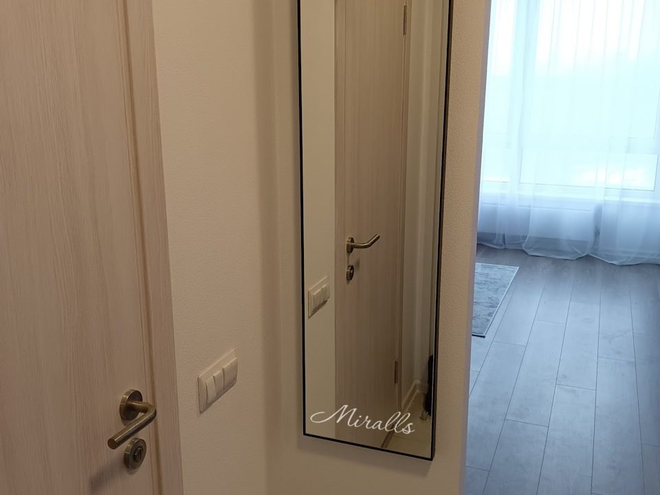 Зеркало Brams в тонкой МДФ раме