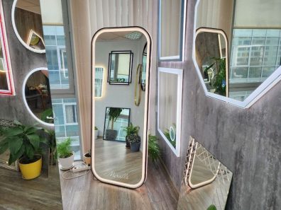 https://miralls.it-kolibri.com/wp-content/uploads/2023/06/Napolnoe-zerkalo-s-podsvetkoj-Look-Plus-2-min-396x297.jpg