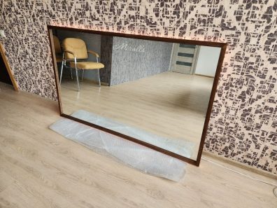 https://miralls.it-kolibri.com/wp-content/uploads/2023/06/Pryamougolnoe-zerkalo-v-rame-s-podsvetkoj-Bruno-4-min-396x297.jpg
