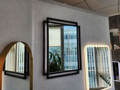 https://miralls.it-kolibri.com/wp-content/uploads/2023/06/Зеркало-с-подсветкой-в-дизайнерской-раме-Lerida-Extra-1-min-396x297.jpg