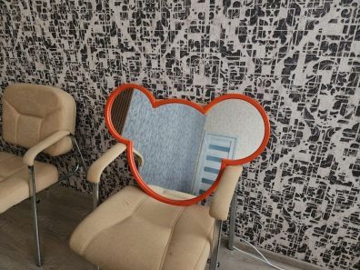 https://miralls.it-kolibri.com/wp-content/uploads/2023/11/Figurnoe-zerkalo-v-rame-Mikki-2-min-396x297.jpg