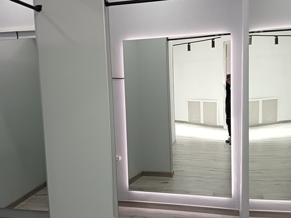 Большое зеркало Basic XL в интерьере