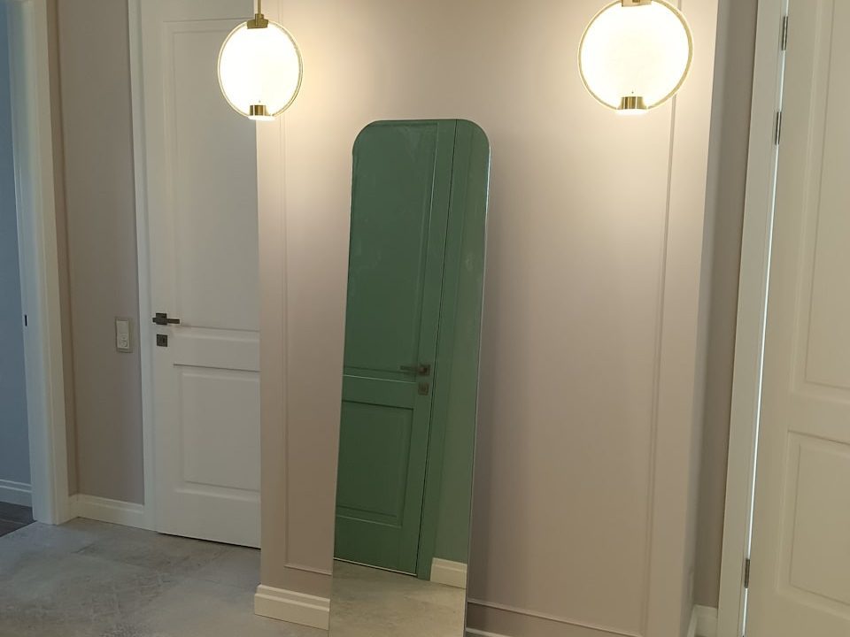 Напольное зеркало Satin в интерьере
