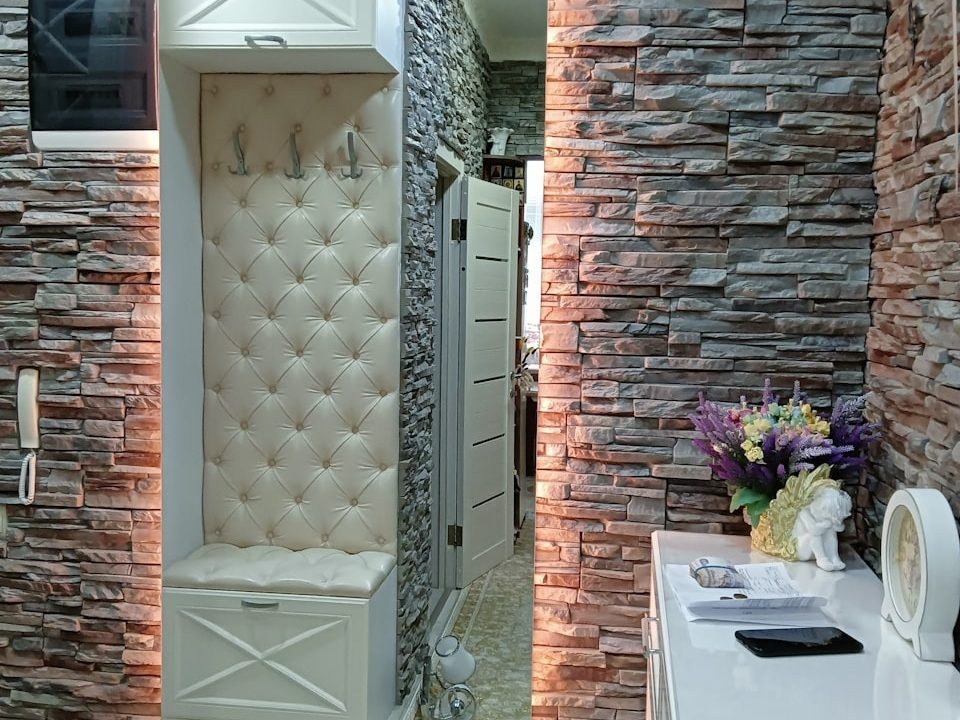 Большое зеркало Basic XL в коридоре