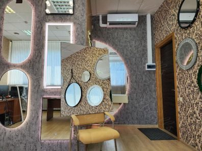 https://miralls.it-kolibri.com/wp-content/uploads/2024/07/Pryamougolnoe-zerkalo-bez-podsvetki-v-metallicheskoj-rame-Galla-New-2-min-396x297.jpg