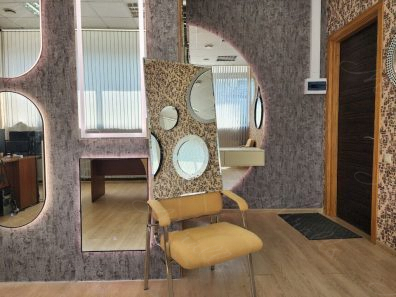 https://miralls.it-kolibri.com/wp-content/uploads/2024/07/Pryamougolnoe-zerkalo-s-facetom-v-metallicheskoj-rame-Galla-New-2-min-396x297.jpg