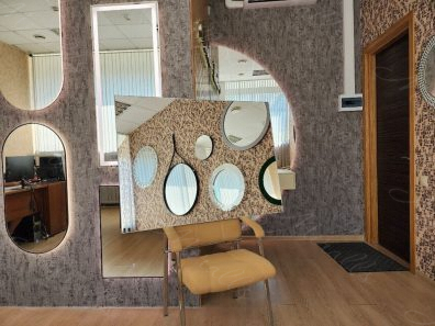 https://miralls.it-kolibri.com/wp-content/uploads/2024/07/Zerkalo-bez-podsvetki-v-metallicheskoj-rame-Galla-XL-2-min-396x297.jpg