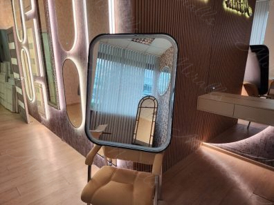 https://miralls.it-kolibri.com/wp-content/uploads/2024/10/Zerkalo-s-podsvetkoj-v-glubokoj-rame-Amadeus-Plus-3-min-396x297.jpg