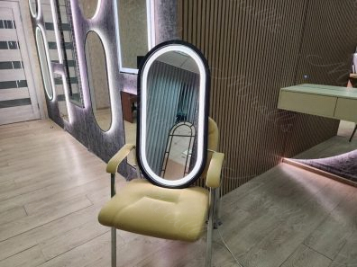 Капсульное зеркало с подсветкой в раме Alba Plus