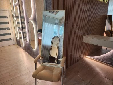 https://miralls.it-kolibri.com/wp-content/uploads/2025/02/Pryamougolnoe-zerkalo-bez-podsvetki-v-tonkoj-zolotoj-rame-Brams-2-min-396x297.jpg