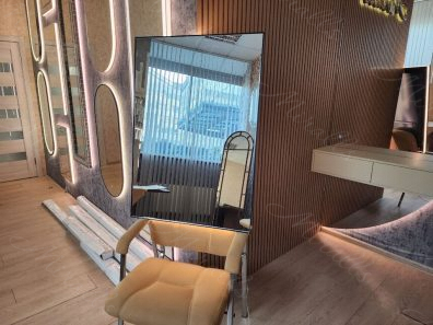 https://miralls.it-kolibri.com/wp-content/uploads/2025/02/Pryamougolnoe-zerkalo-s-podsvetkoj-v-tonkoj-rame-Brams-Extra-3-min-1-396x297.jpg