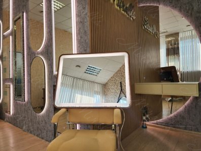 Зеркало с подсветкой в деревянной раме Maison Plus